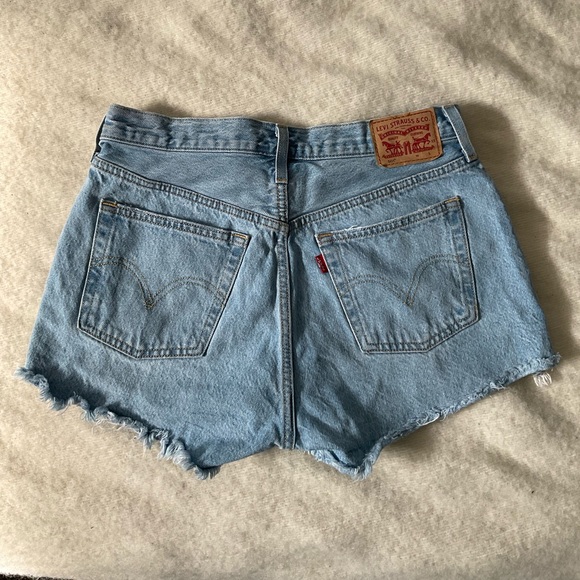 Levi high rise shorts - Picture 2 of 2